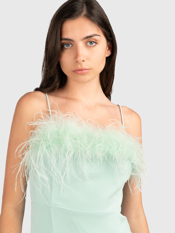 Maxi dress with slit and feathers - 3