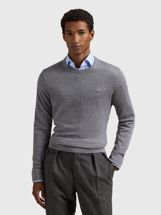 Вълнен пуловер с овално деколте - 1