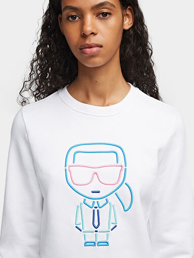 Sweatshirt with 3D logo detail - 4