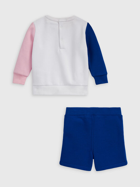 Two-piece set with contrasting accents - 2
