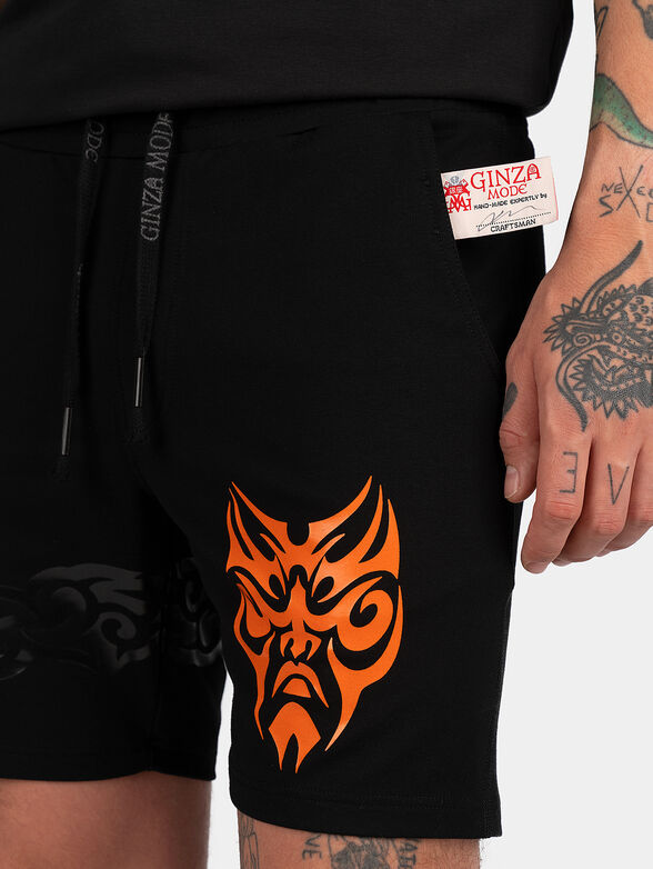 Black shorts with print - 3