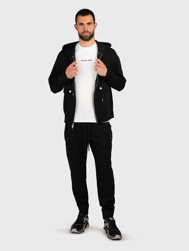 Sports trousers with pockets - 5