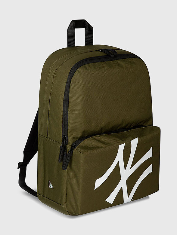 Backpack with contrasting logo - 3