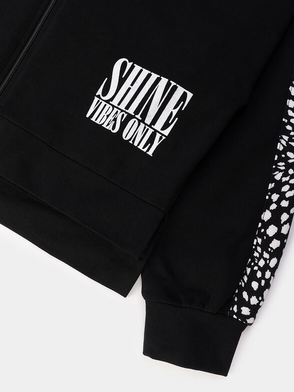 Black hooded sweatshirt with contrasting print - 3