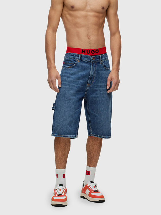 Къс дънков панталон с лого акцент - 1