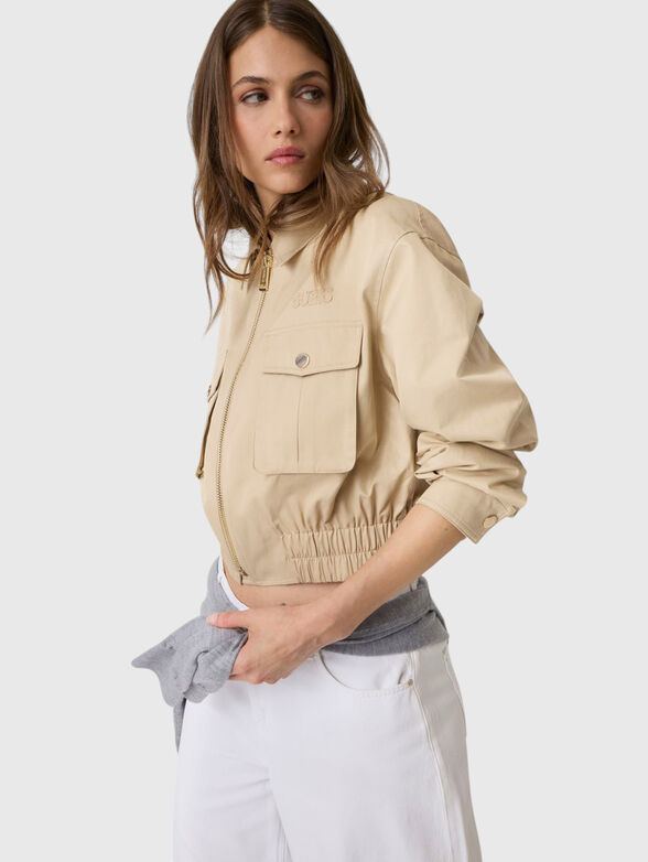 Cropped jacket with pockets - 4