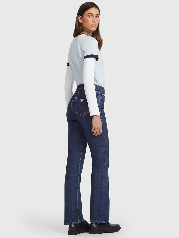 Straight jeans with a mid-rise waist - 2