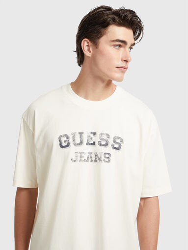 Oversized T-shirt with vintage print - 4