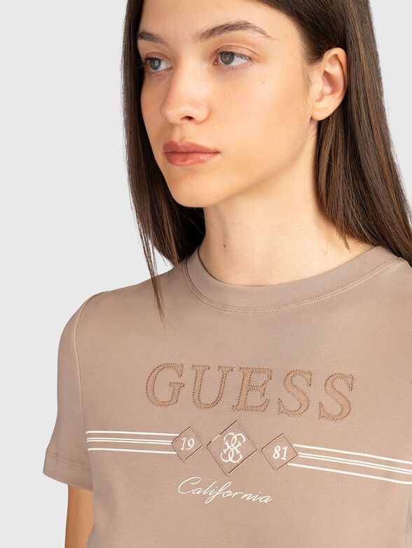 T-shirt with an oval neckline - 4