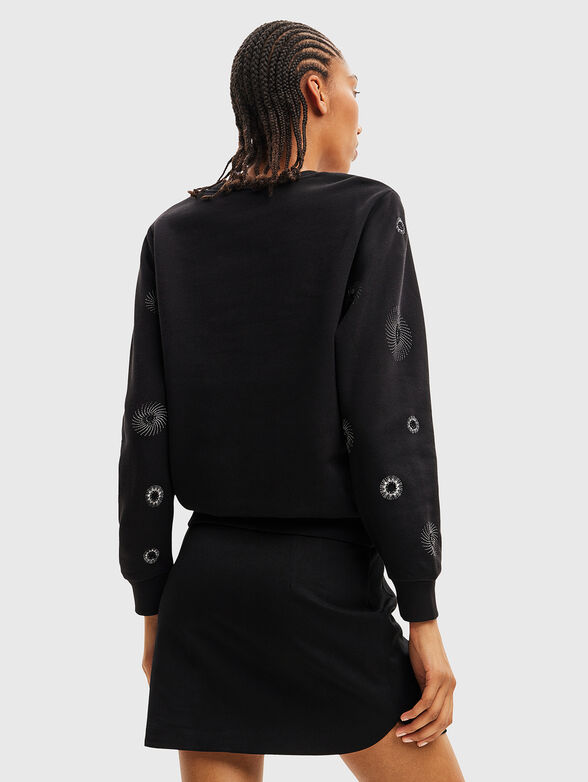 Sweatshirt with an crewneck and embroidery - 3