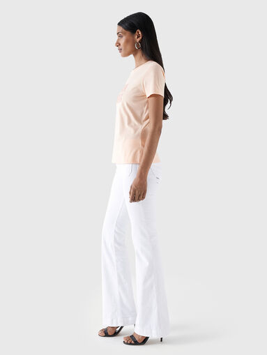 T-shirt in fuxia with embossed logo - 4