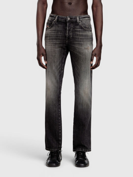 D-VYL slim-fit jeans with a distressed effect 