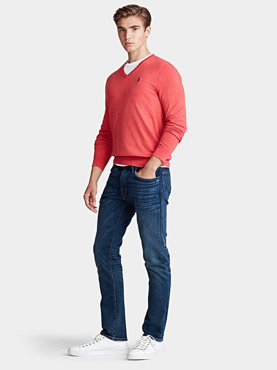 Червен пуловер с лого бродерия - 1