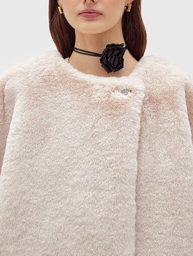 Faux fur cropped coat - 4