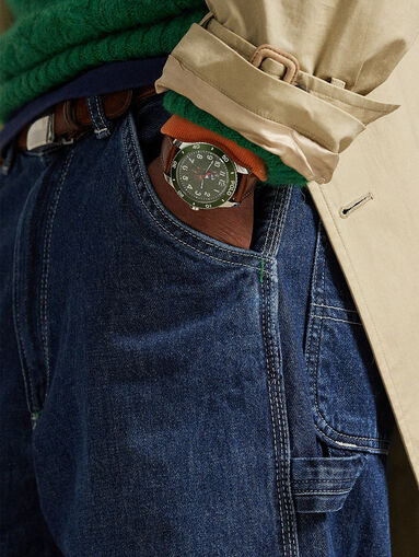 Jeans with accent stitching - 4