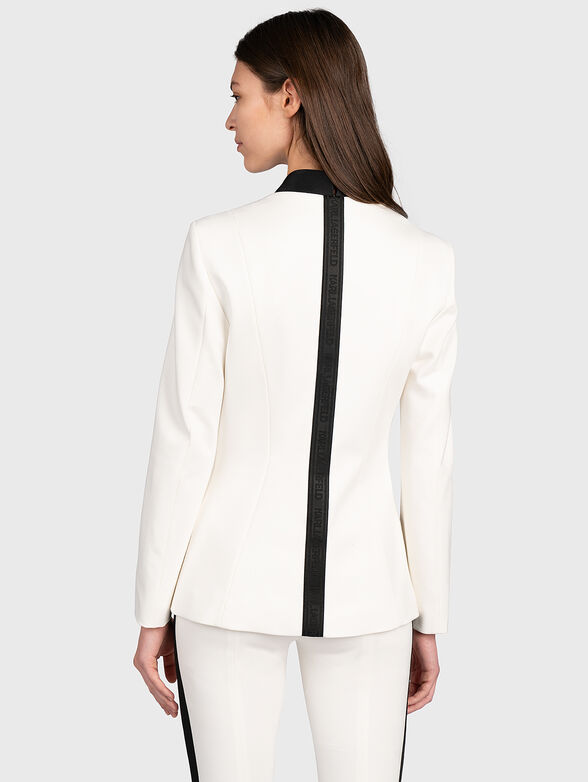 Jacket with contrasting lapel - 5