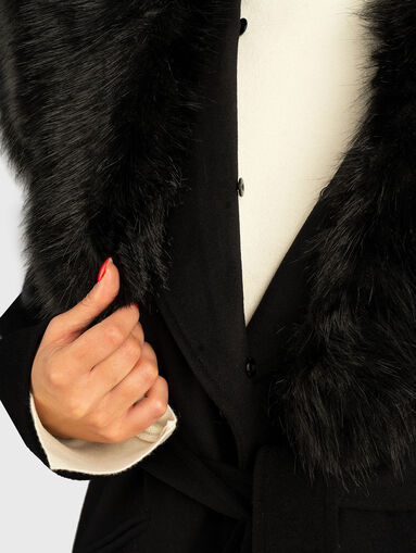 Wool coat with accent collar - 5