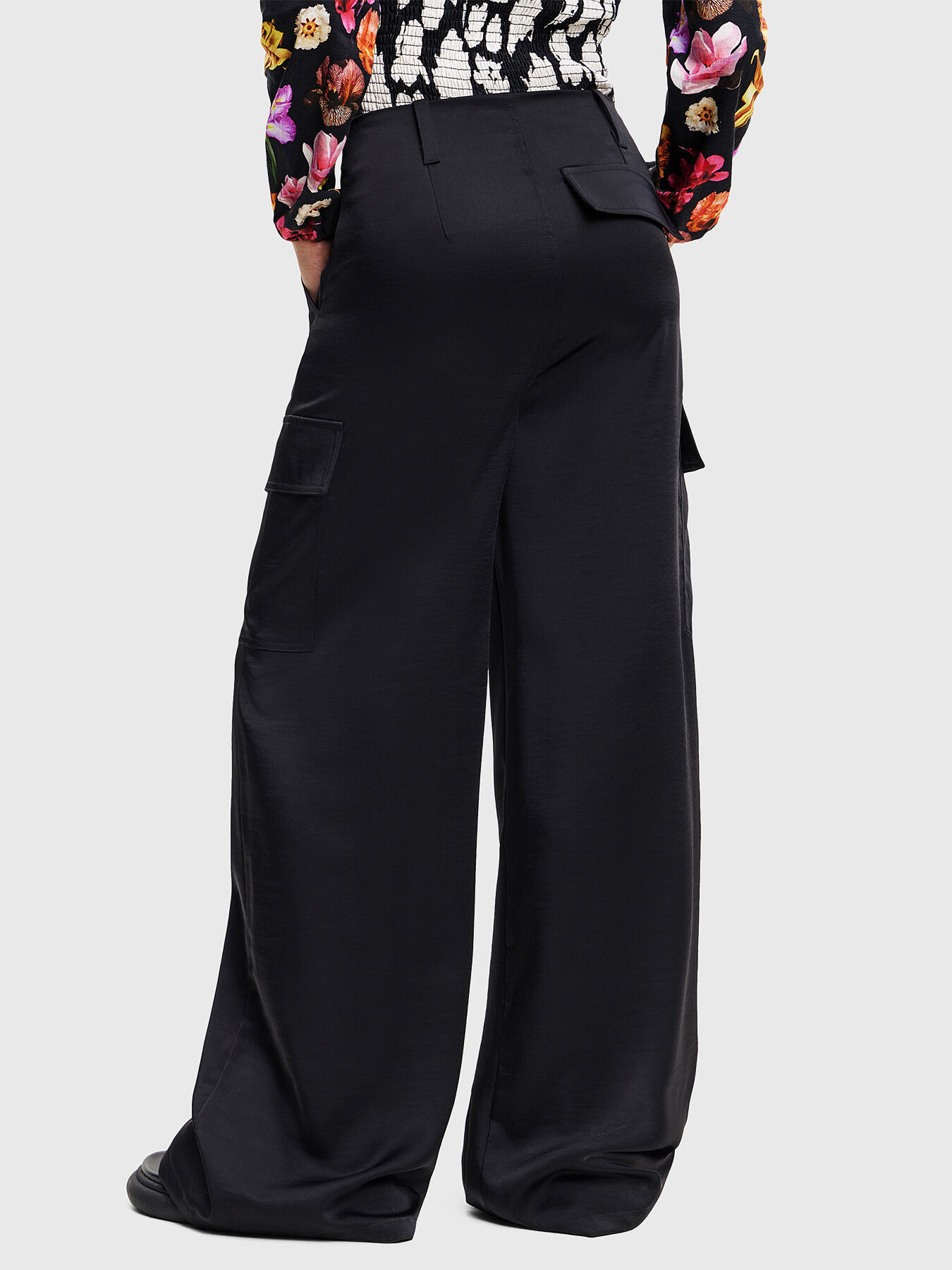 THELMA-LACROIX black cargo pants brand DESIGUAL
