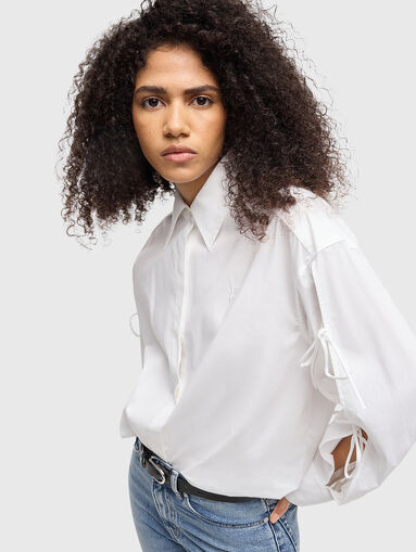 Cotton shirt with accent sleeves - 4