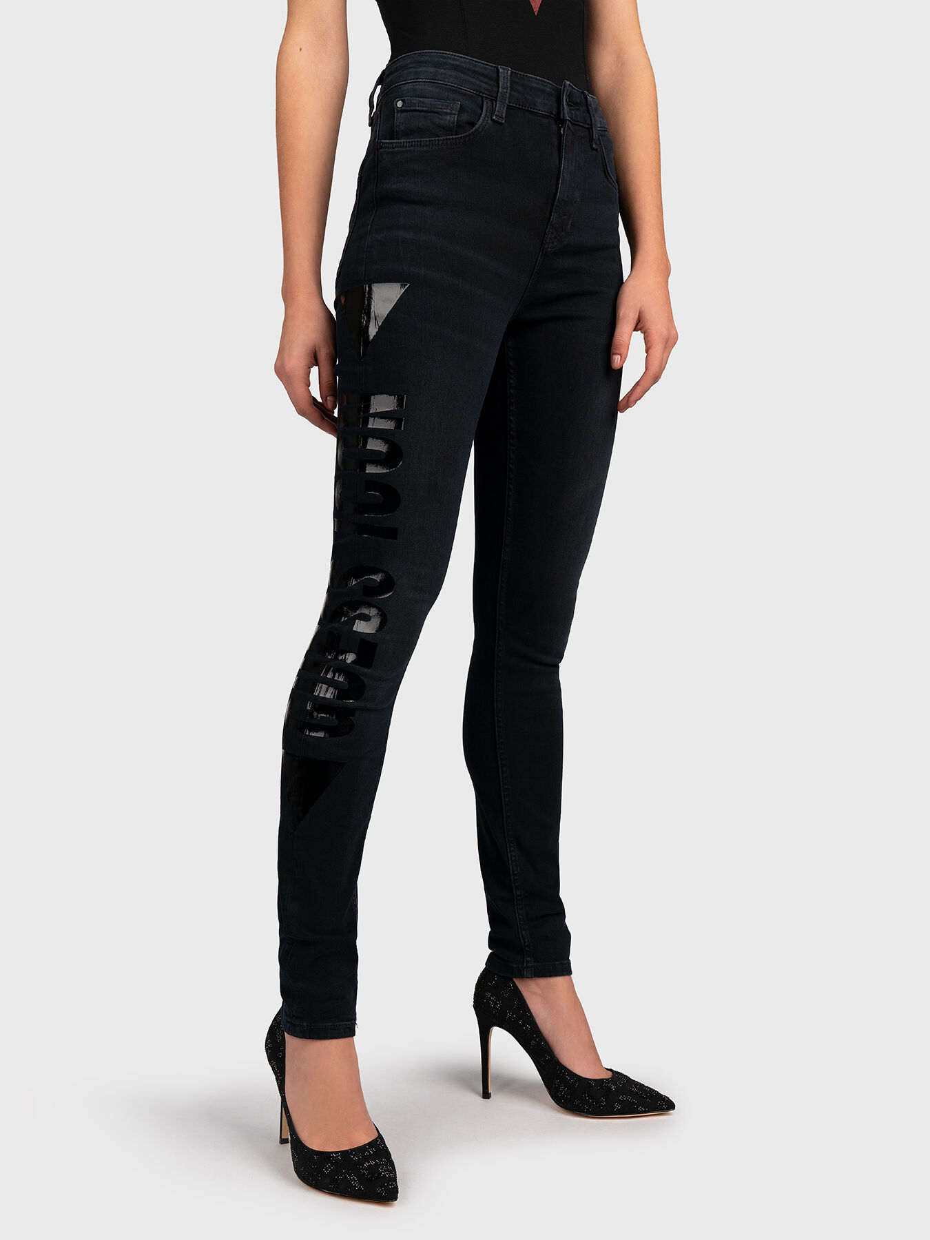 ULTIMATE SKINNY Jeans with art print brand GUESS Globalbrandsstore en