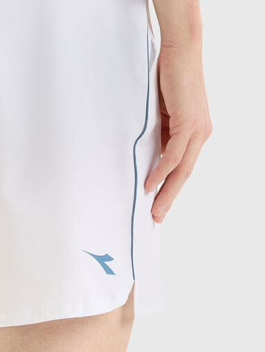 Shorts with contrast logo detail - 3