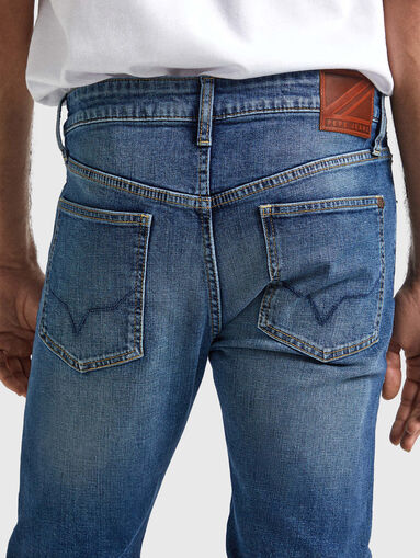 Slim jeans with accent rips - 3