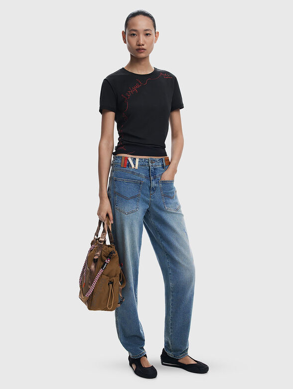 T-shirt with contrasting embroidery - 2