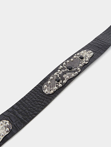 Leather belt with contrasting elements - 5