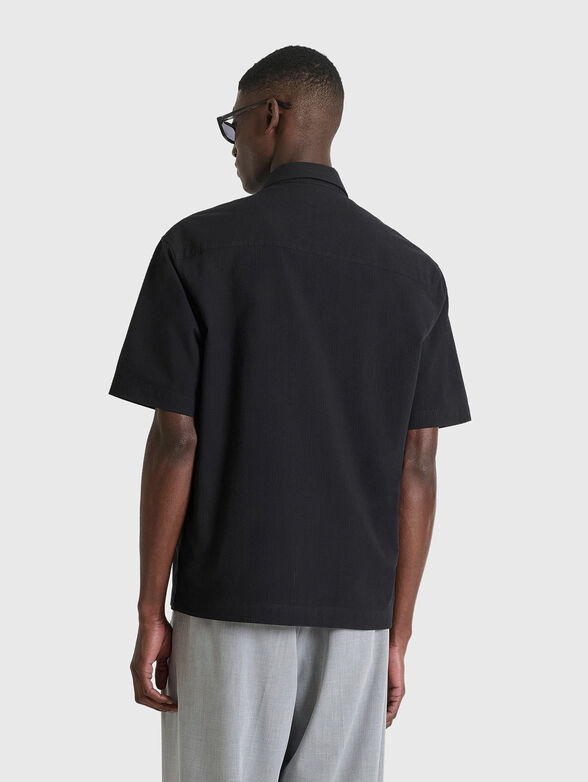 VIENNA short-sleeved shirt with accent pocket  - 2