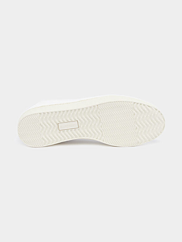 White sneakers - 5