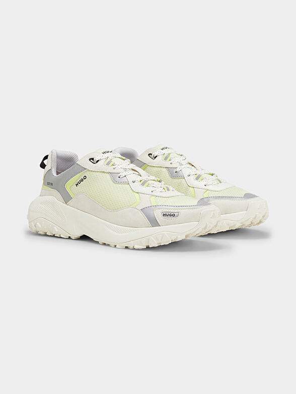 Sports shoes with colorful inserts and logo - 3