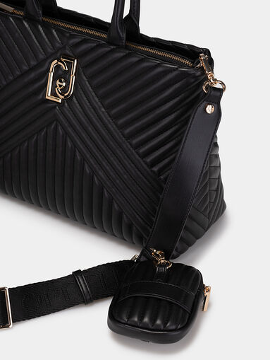 Black quilted bag with gold logo - 5