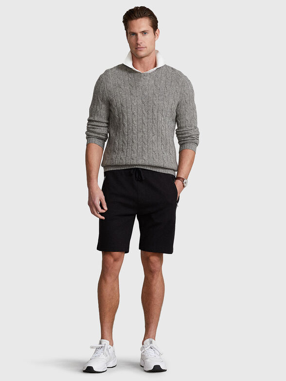 Athletic shorts with zippers - 4