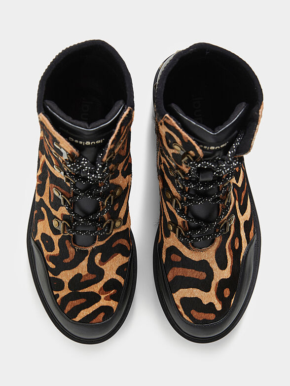 Ankle boots with animal print - 4