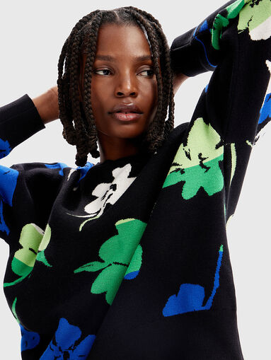 Sweater with floral motifs  - 5