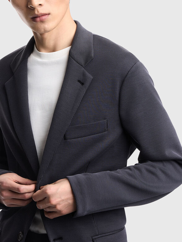 Striped jacket with a single-breasted closure  - 4