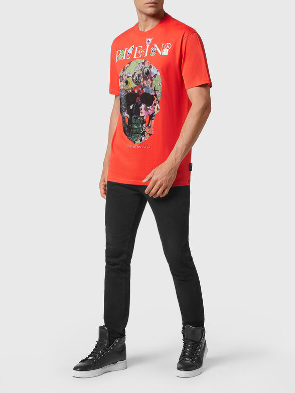 Red T-shirt with artistic logo print - 3