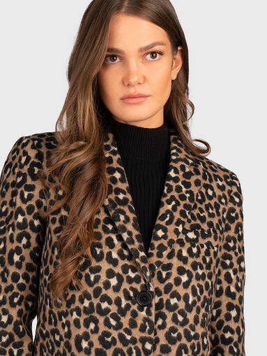 Coat with animal print - 5