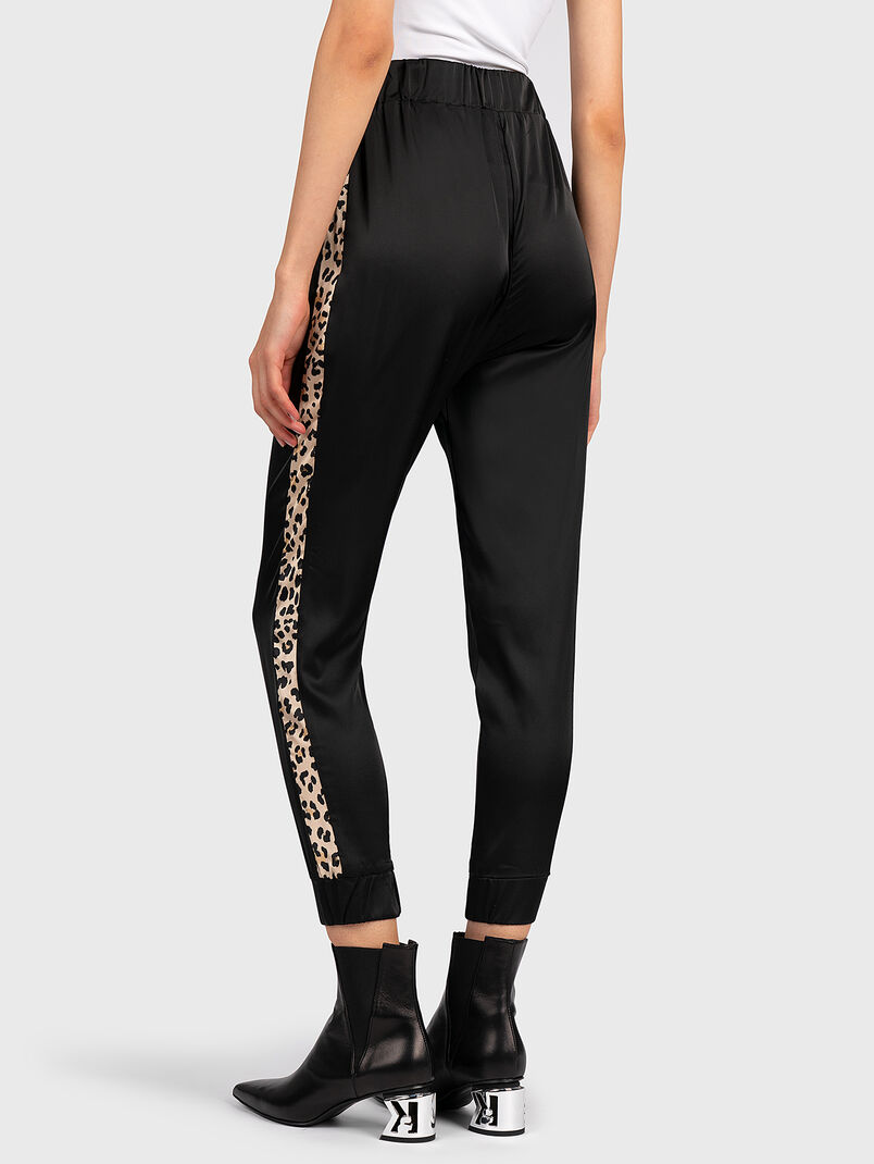 Jogger pants with leopard straps - 3