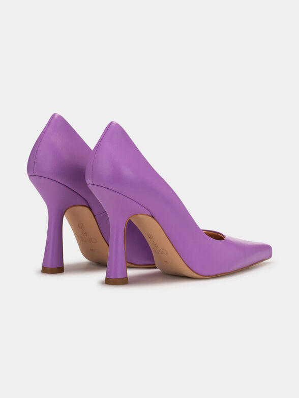 Heeled shoes in peach color - 3