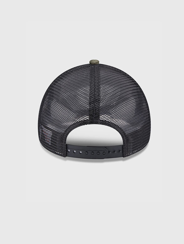 Green denim hat with contrast accent - 2