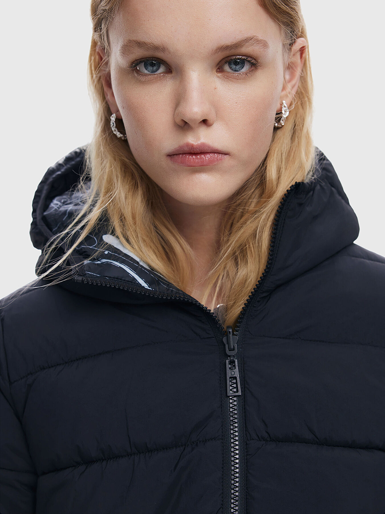 絶対的お買い得価格　Desigual.ダブルフェイスフライトジャケット（M） 絶対的お買い得価格 Desigual.ダブルフェイスフライトジャケット（M