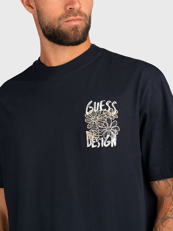 T-shirt with crew neck and floral embroidery - 3