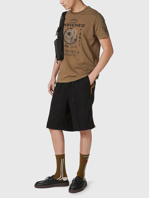 T-shirt with oval neckline - 2