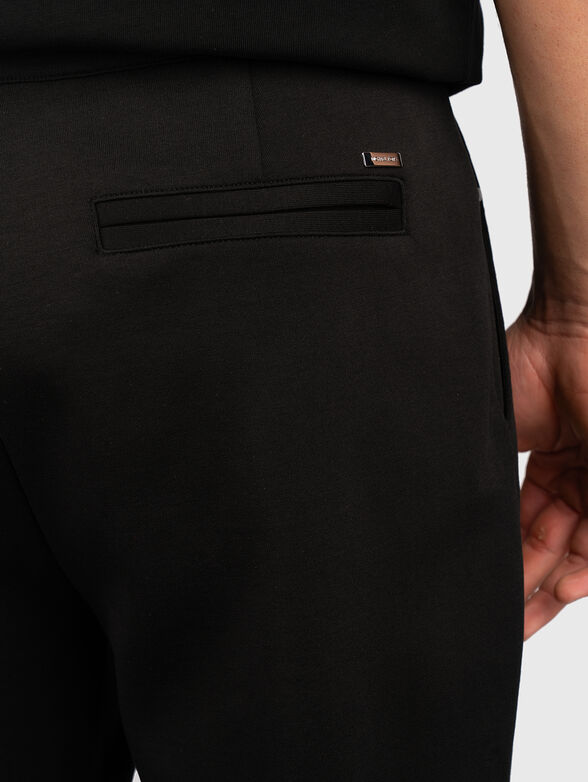 Straight trousers in black - 4