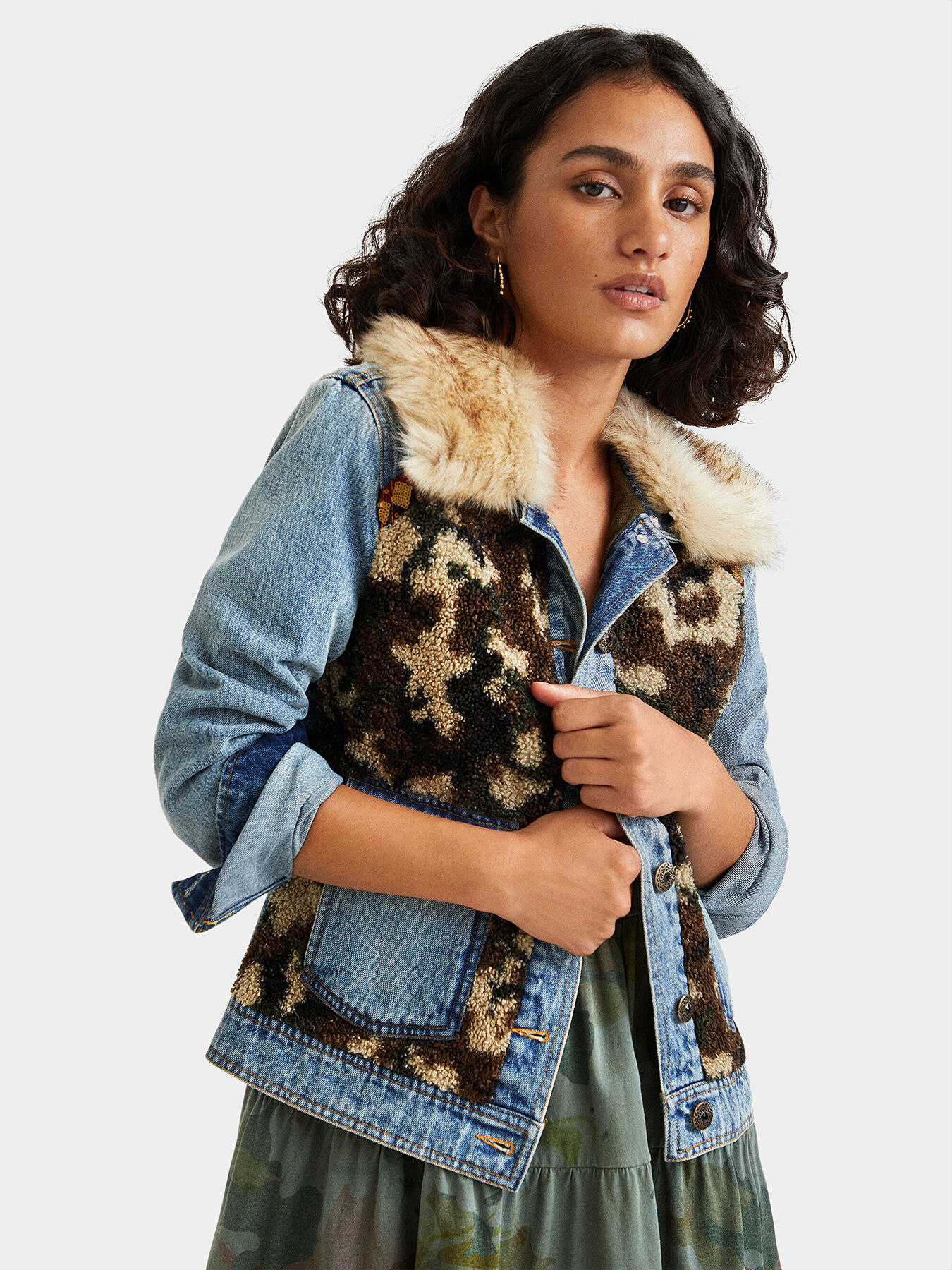 Jeans jacket with fur collar top