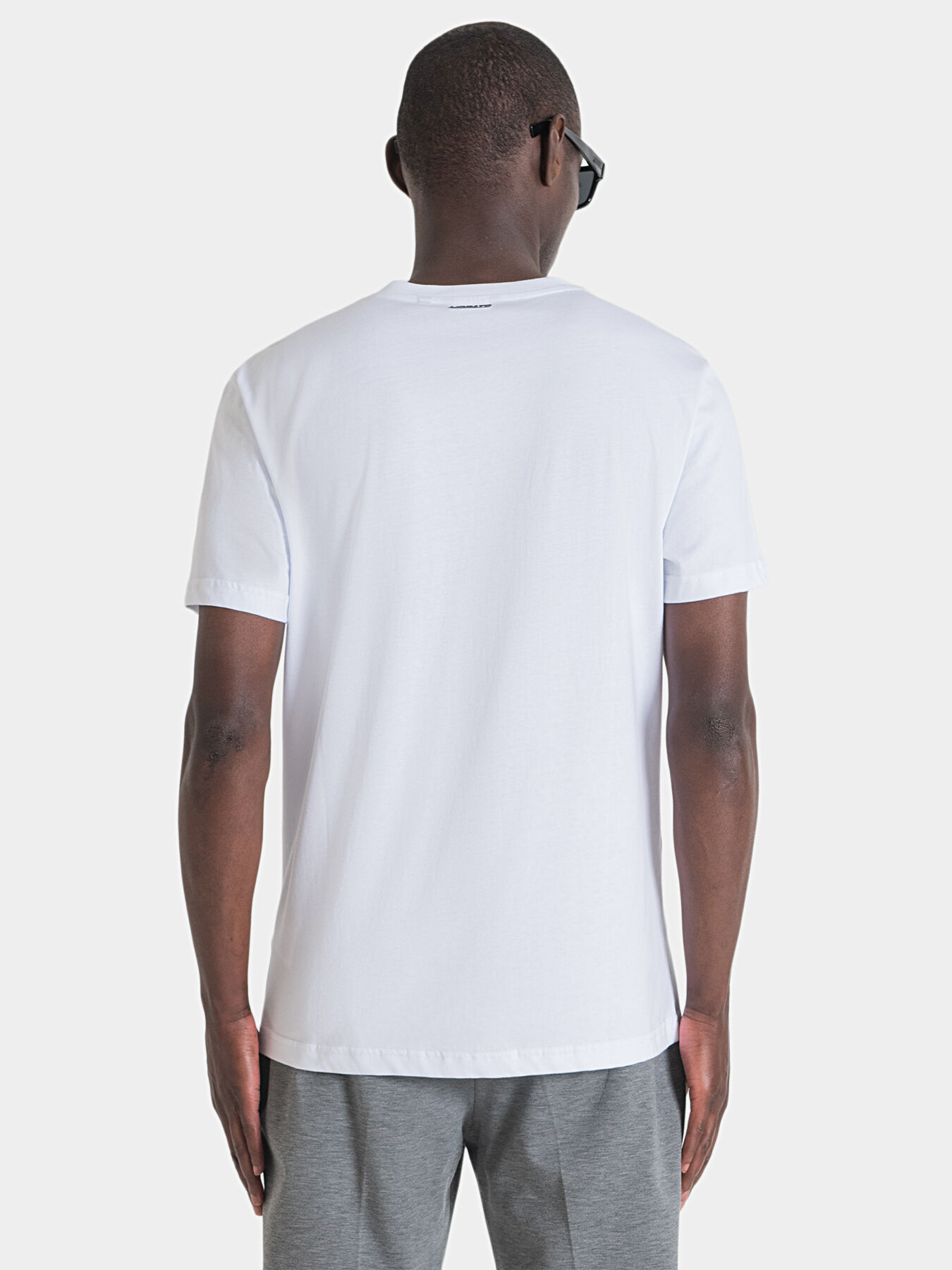 T-shirt with contrasting applique brand ANTONY MORATO
