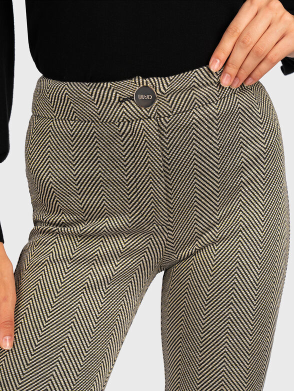 Cropped straight-cut trousers - 3