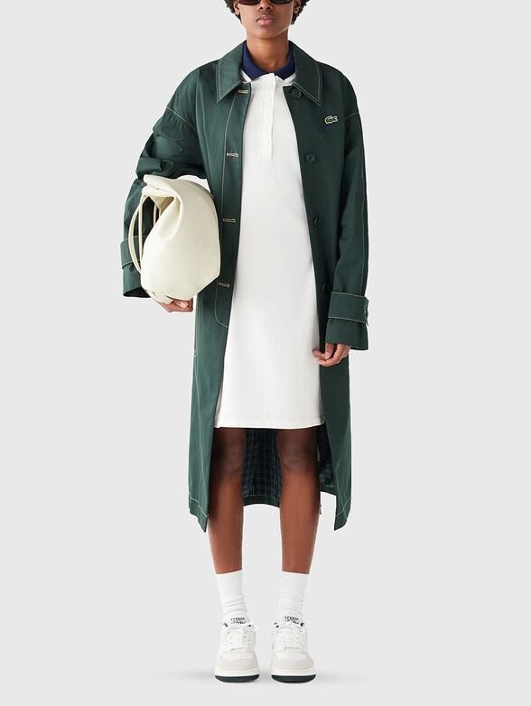 White dress with contrast collar - 4