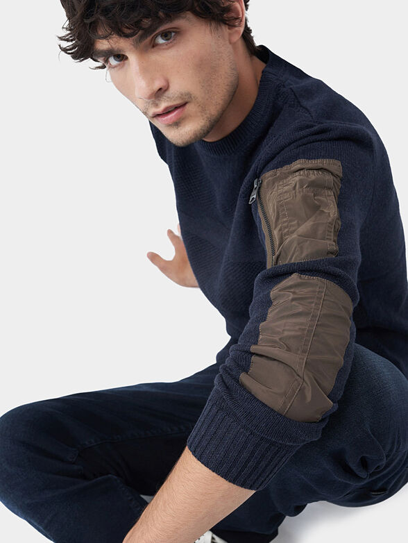 Sweater with pocket on the arm - 6
